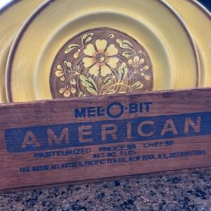 Metlox Poppytrail Vernon San Clemente Patterned Spanish Yellow Salad Plate